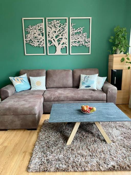2-Zimmer Zentral In Ferdinandshof, Wlan Modern المظهر الخارجي الصورة