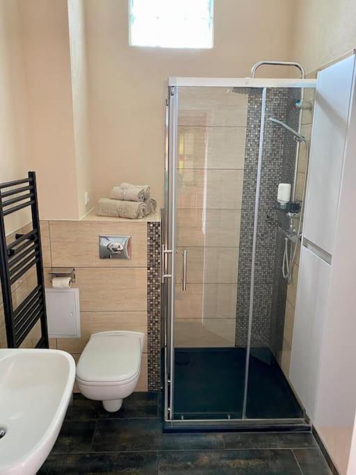 2-Zimmer Zentral In Ferdinandshof, Wlan Modern المظهر الخارجي الصورة