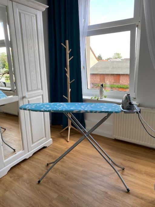 2-Zimmer Zentral In Ferdinandshof, Wlan Modern المظهر الخارجي الصورة